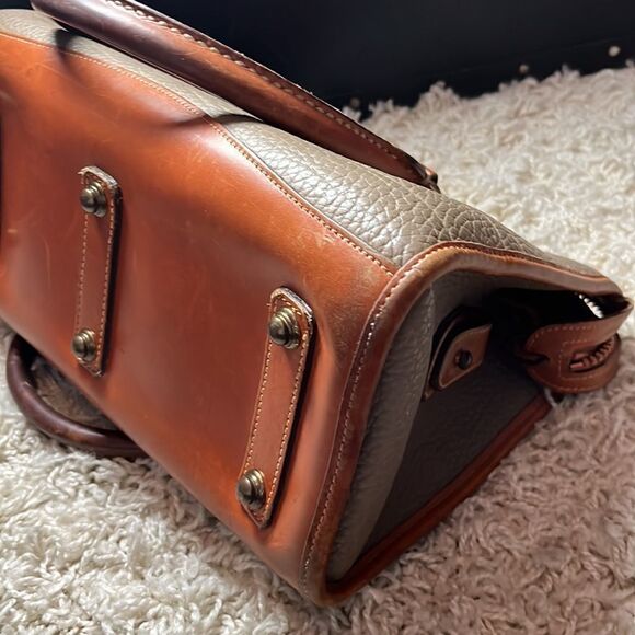 Vintage Biscotti Shortbread Dooney and Bourke AWL Shoulder bag - Picture 10 of 13